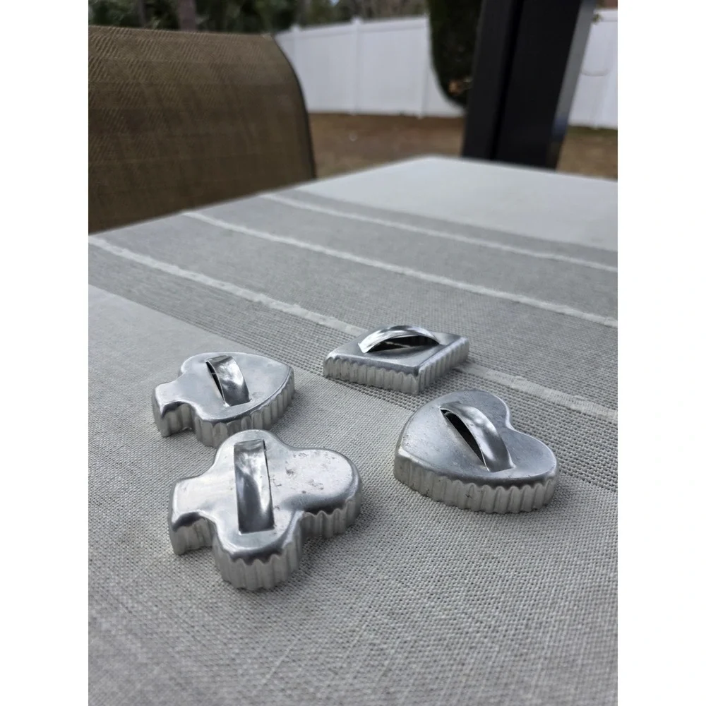 VTG Aluminum Cookie Cutter Molds Scalloped Heart Clover Diamond Club 4 Card Suit